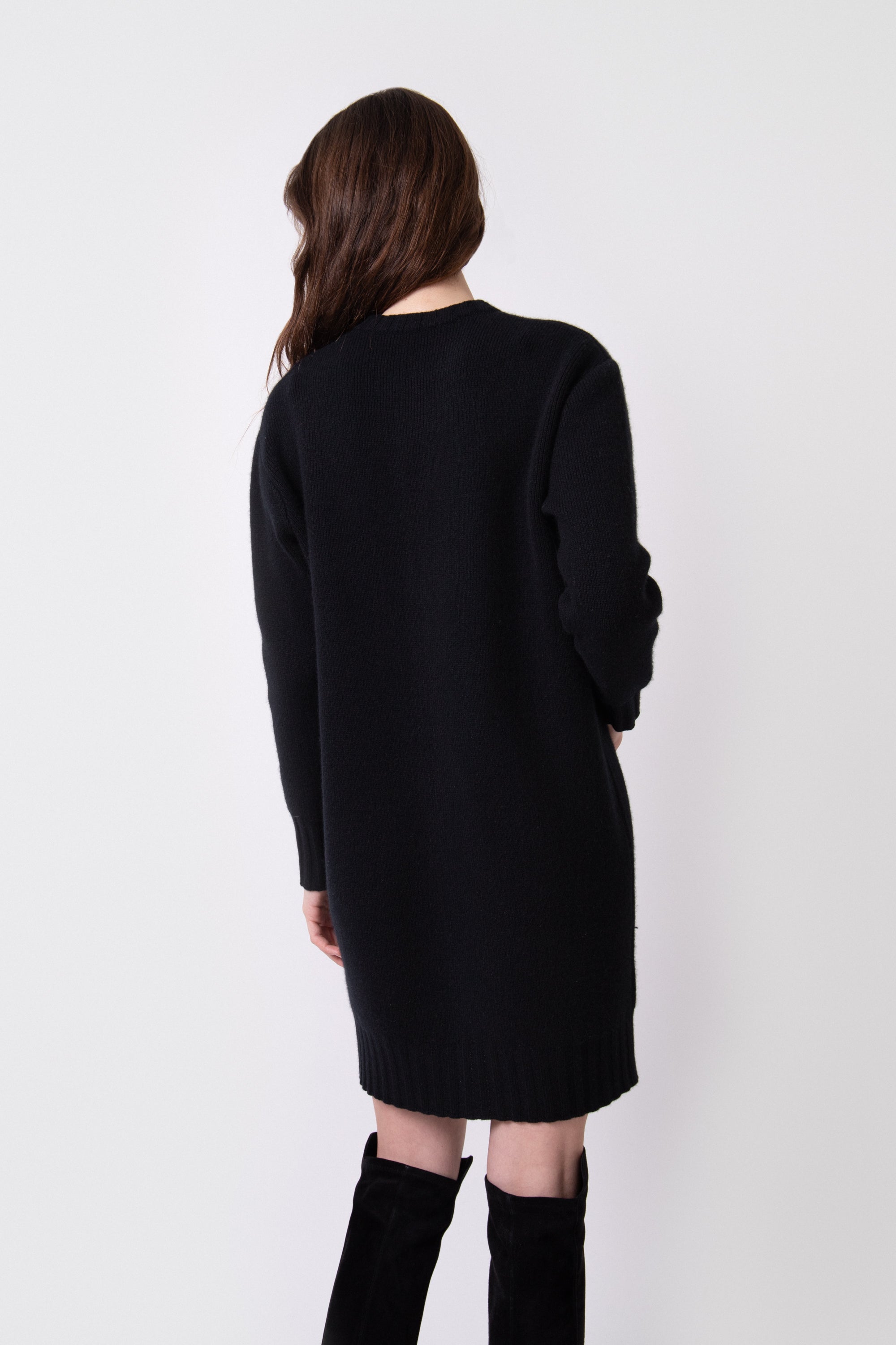 Robe en cachemire élégante Petite robe noire en cachemire